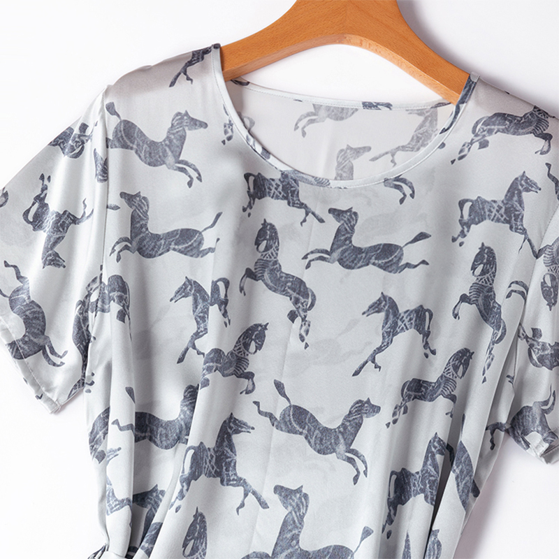 Abito Midi da Donna 100% Seta  - Lunge Line Horse recensione e prezzo